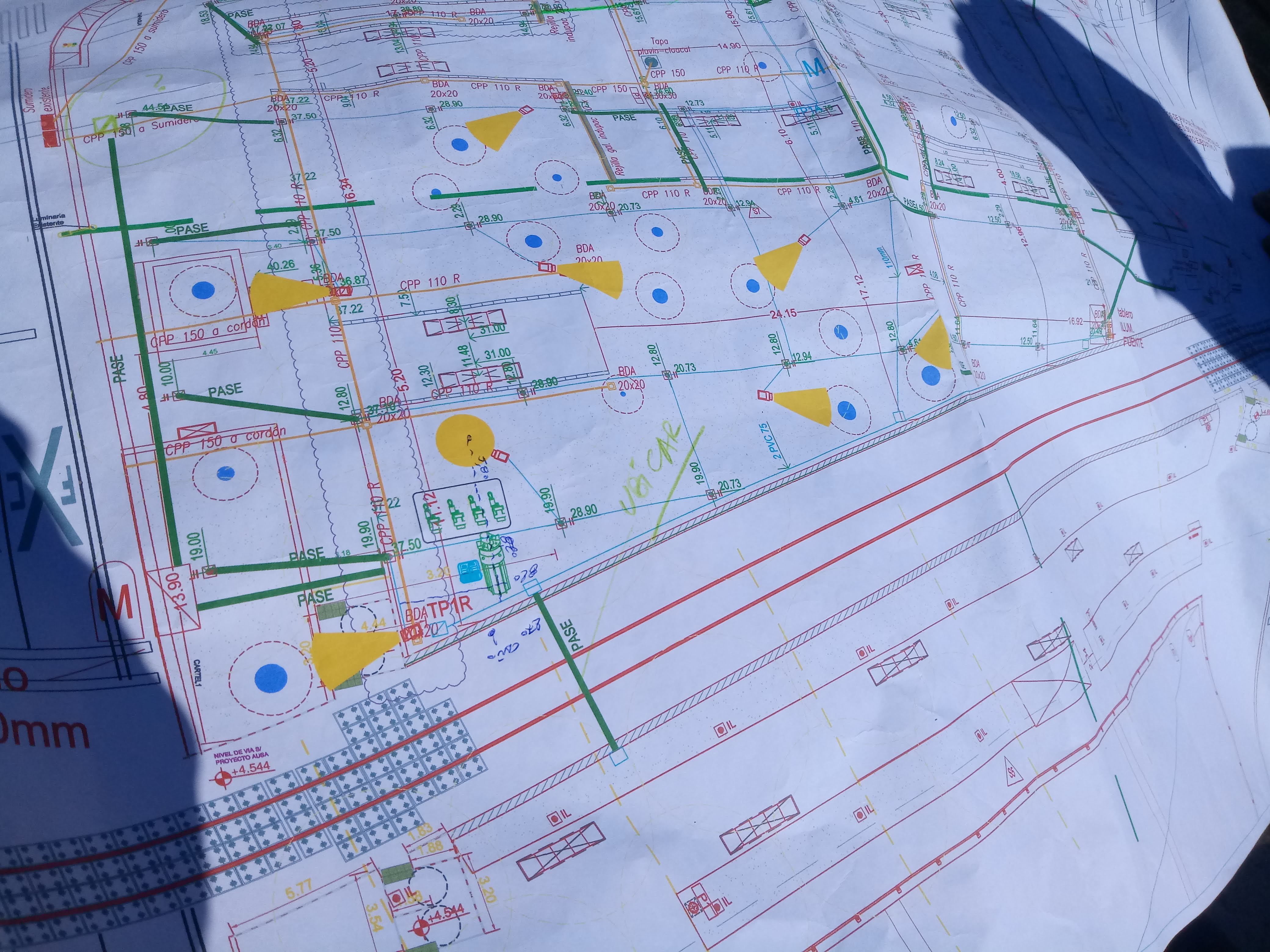 Planos de obra y normativas de campo
